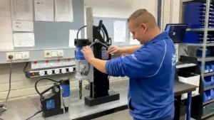 Máquina de taladrado magnética con carrera de 550 mm.